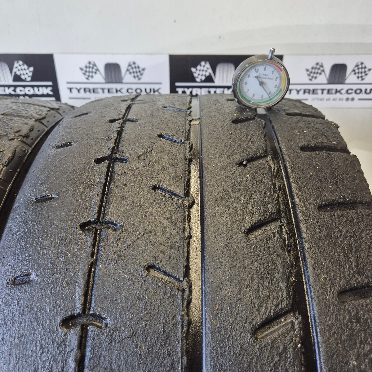 Yokohama A052 265/35/18 Trackday Semi Slick Tyres (Pair 19)