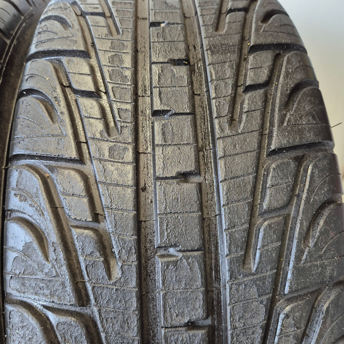 Michelin 18/58/15 (195/50/15) P2L Racing Wet Tyres.