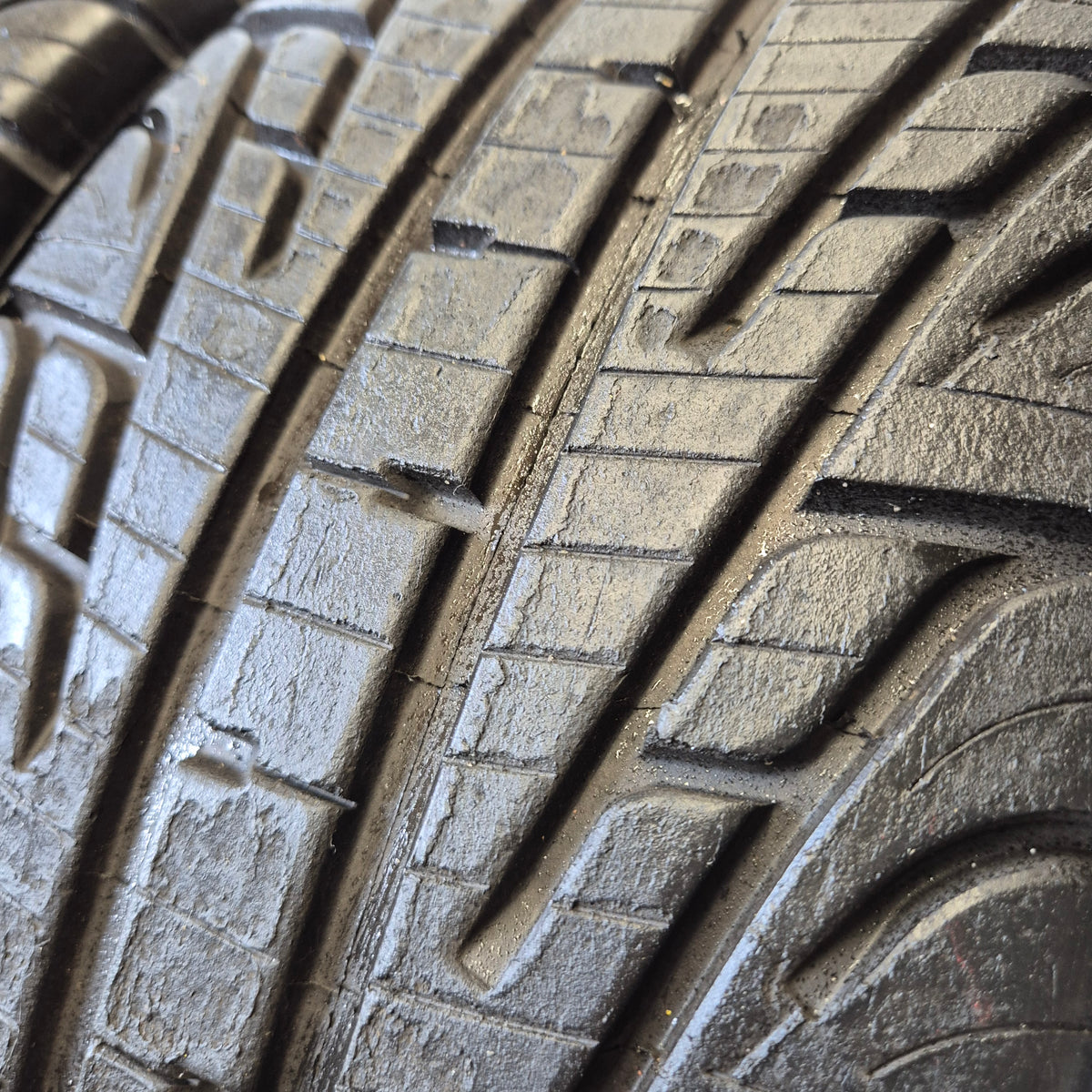 Michelin 18/58/15 (195/50/15) P2L Racing Wet Tyres.