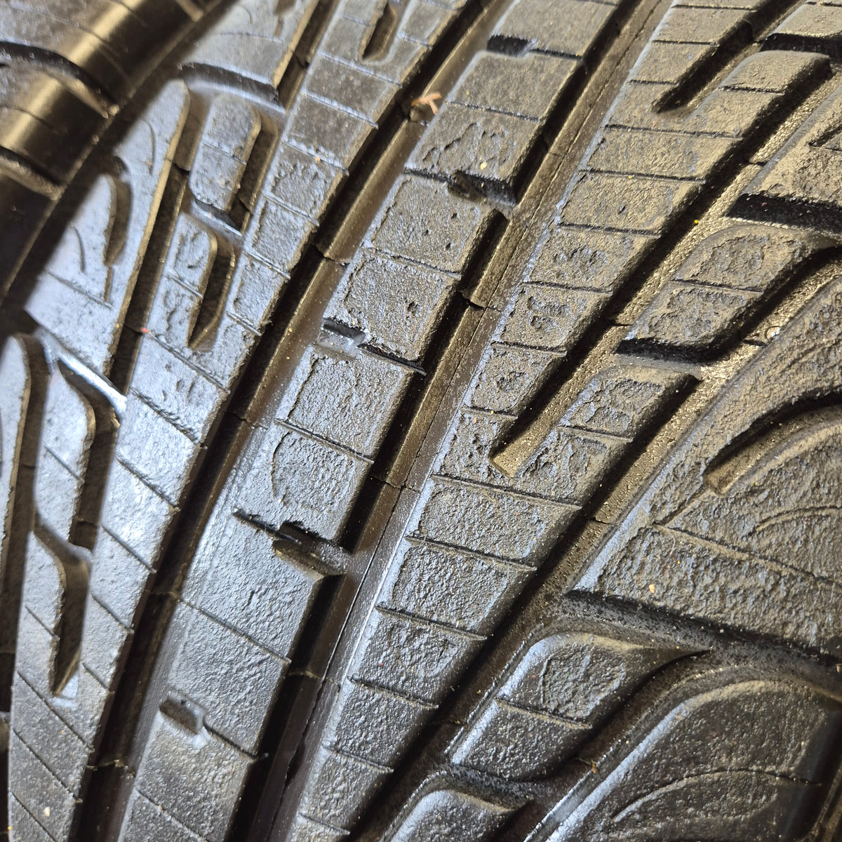 Michelin 18/58/15 (195/50/15) P2L Racing Wet Tyres.