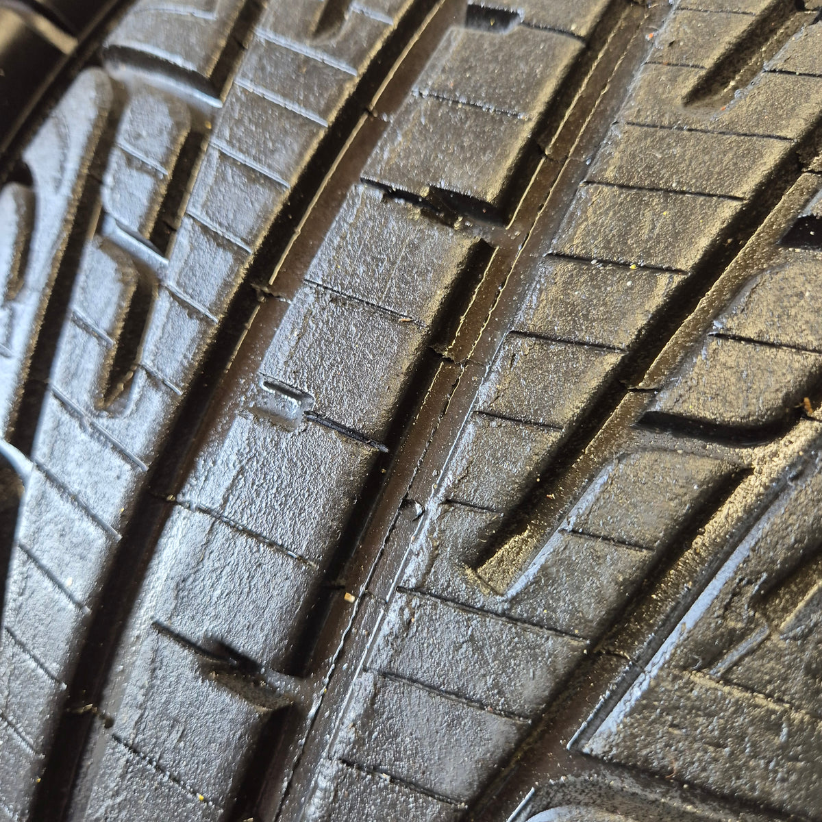 Michelin 18/58/15 (195/50/15) P2L Racing Wet Tyres.