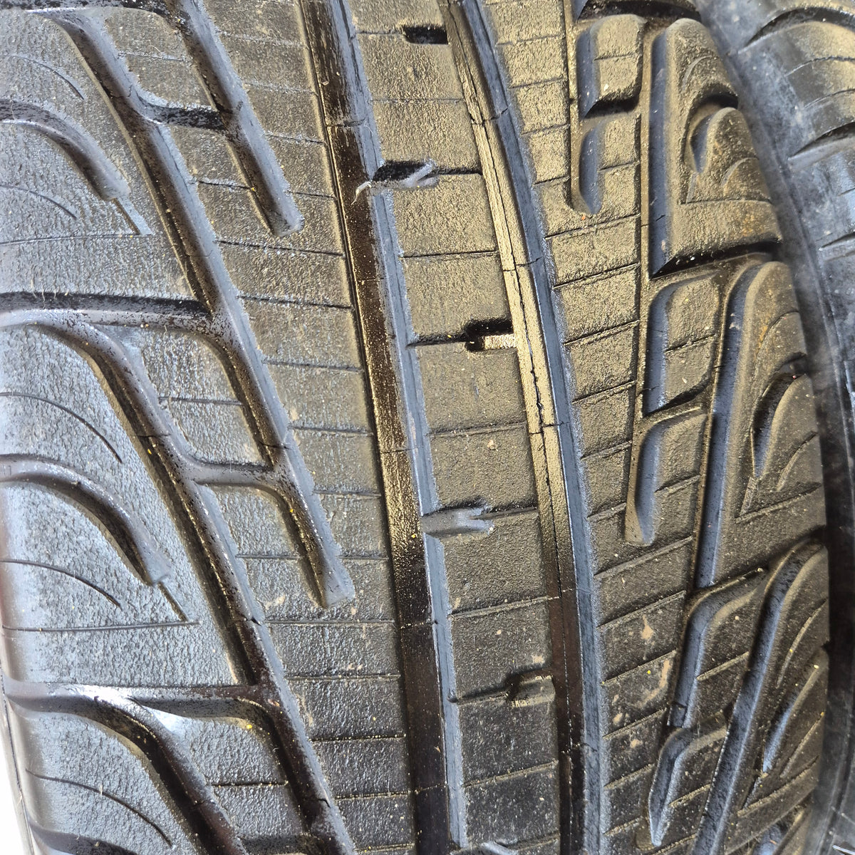 Michelin 18/58/15 (195/50/15) P2L Racing Wet Tyres.