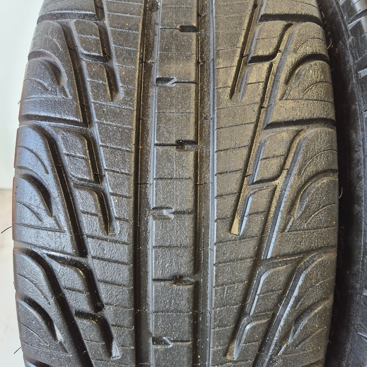 Michelin 18/58/15 (195/50/15) P2L Racing Wet Tyres.