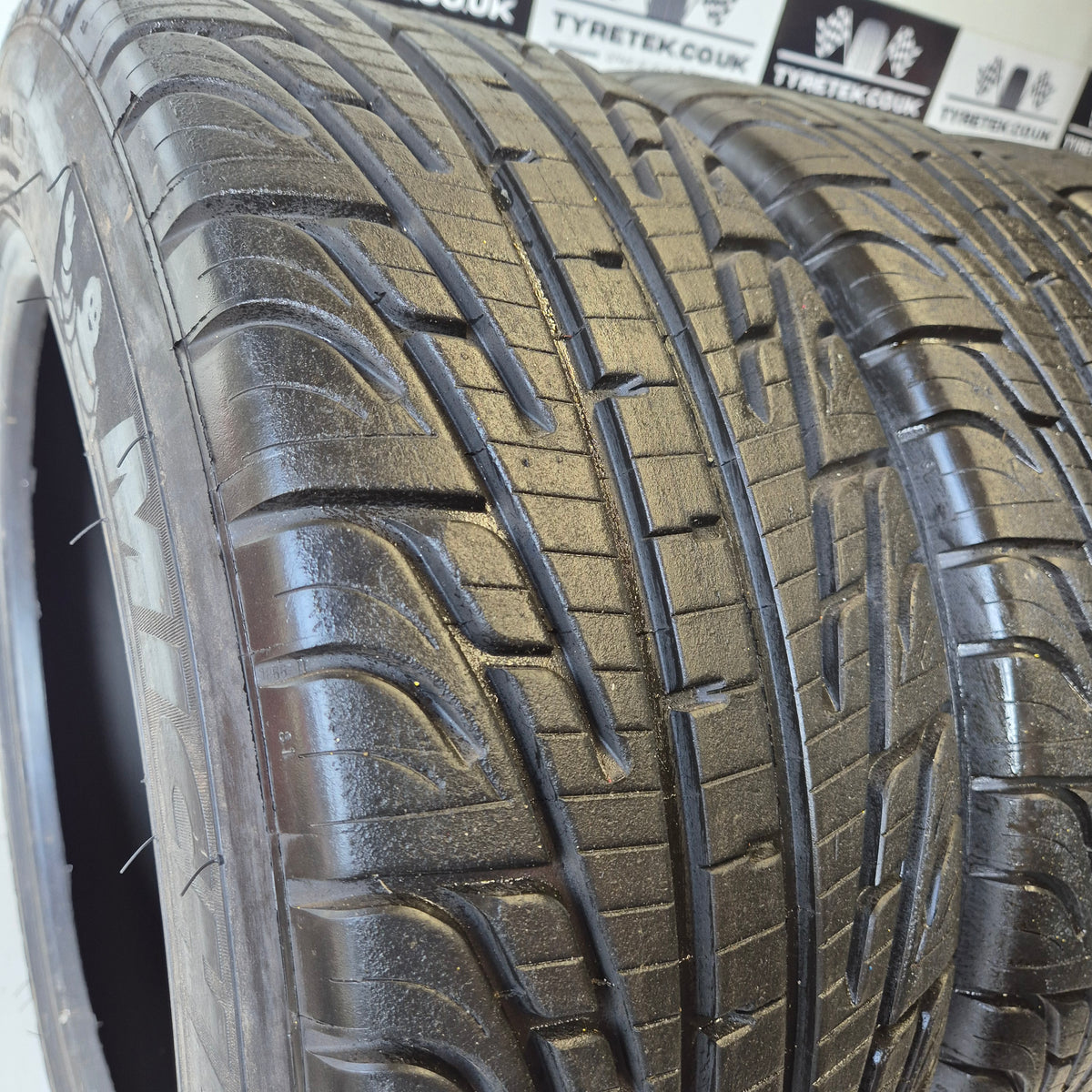Michelin 18/58/15 (195/50/15) P2L Racing Wet Tyres.