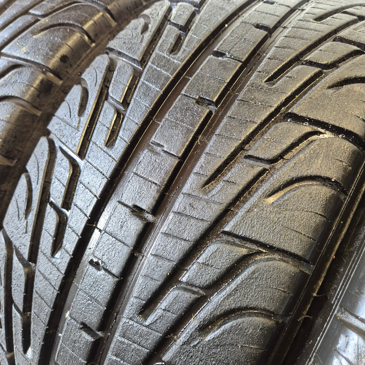 Michelin 18/58/15 (195/50/15) P2L Racing Wet Tyres.