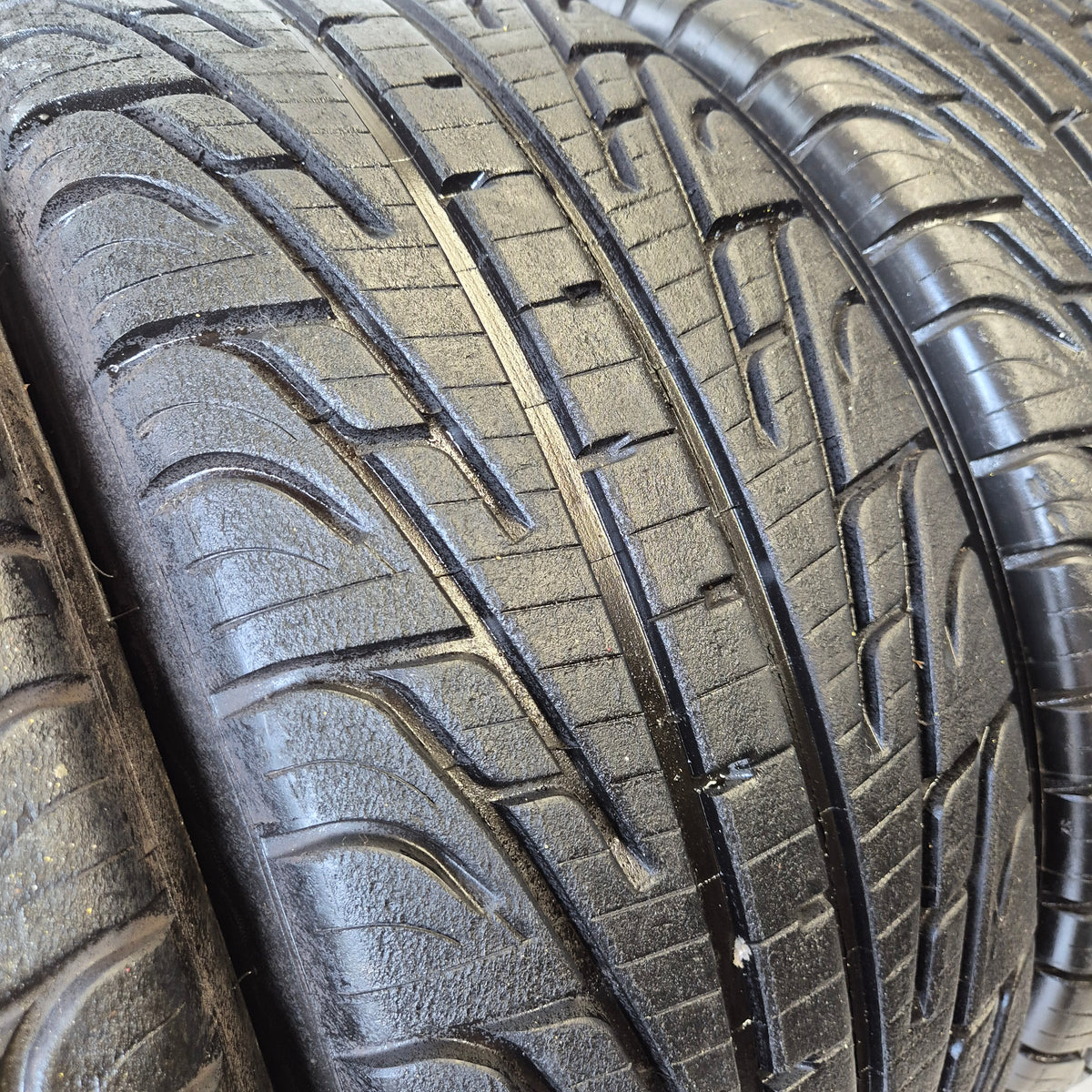 Michelin 18/58/15 (195/50/15) P2L Racing Wet Tyres.