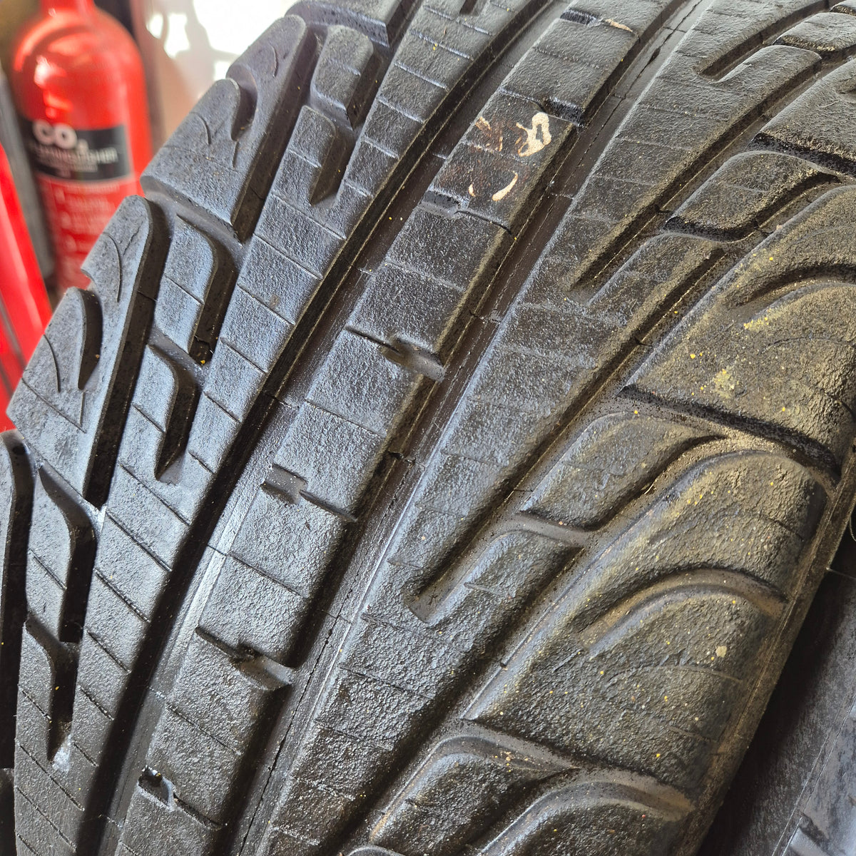 Michelin 18/58/15 (195/50/15) P2L Racing Wet Tyres.