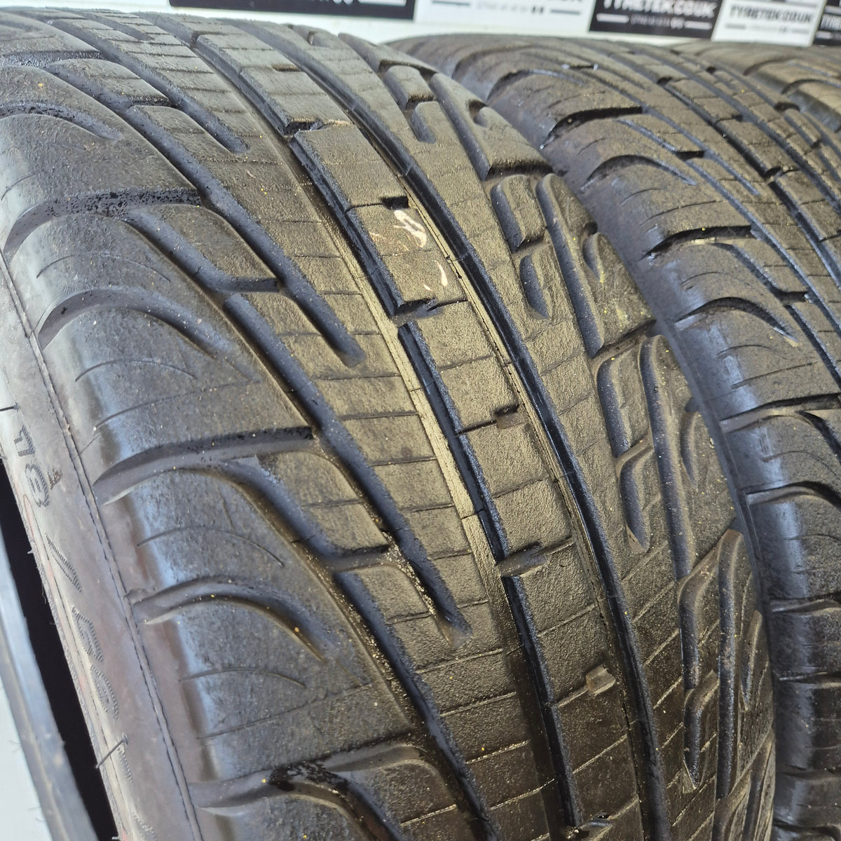 Michelin 18/58/15 (195/50/15) P2L Racing Wet Tyres.