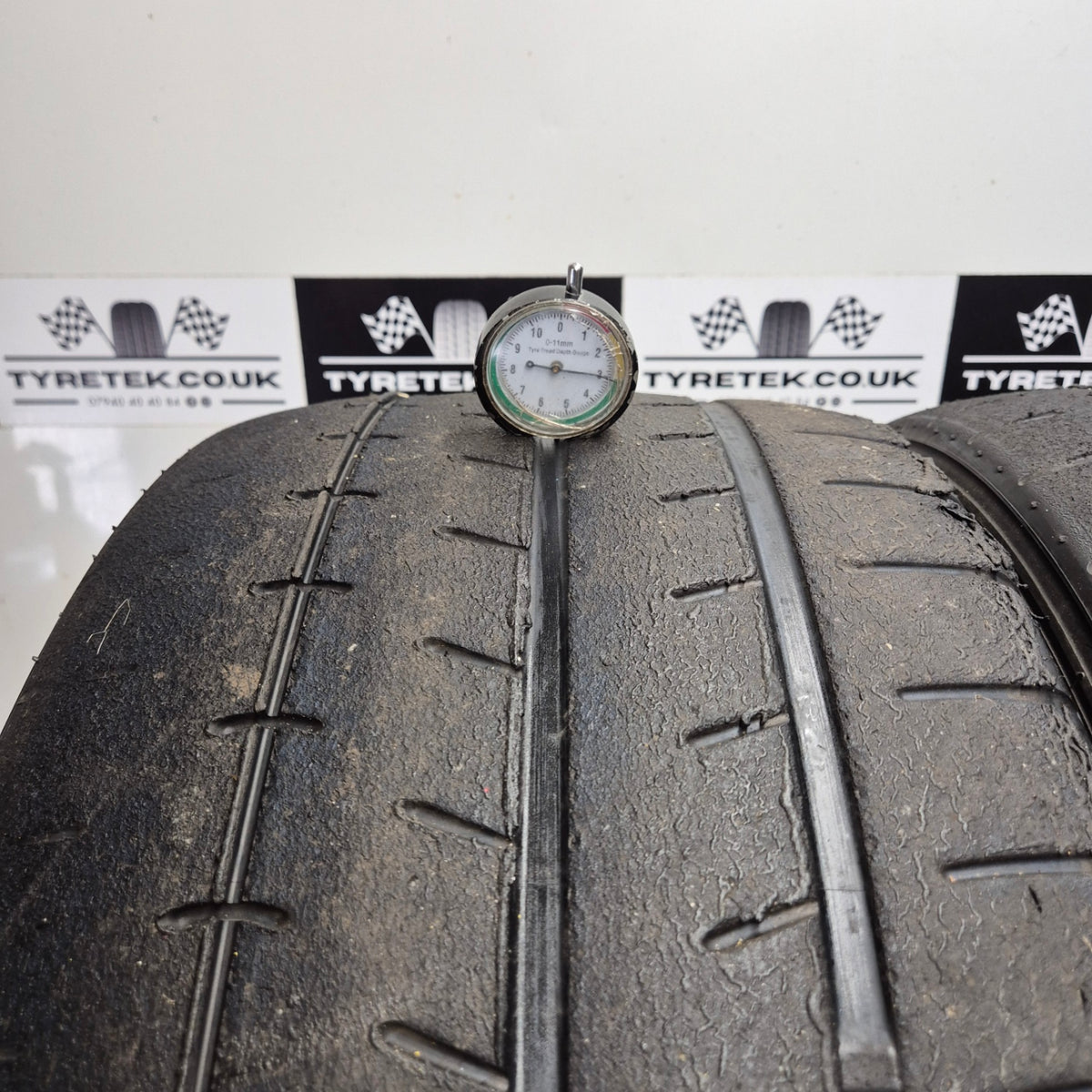 Yokohama A052 265/35/18 Trackday / Semi Slick Tyres