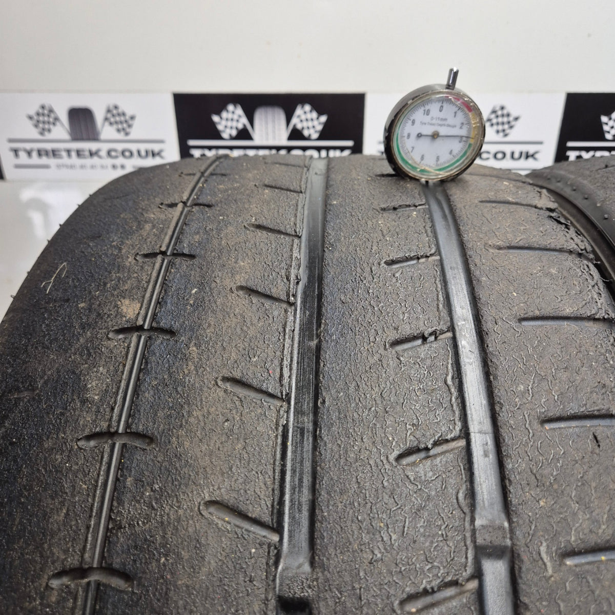 Yokohama A052 265/35/18 Trackday / Semi Slick Tyres