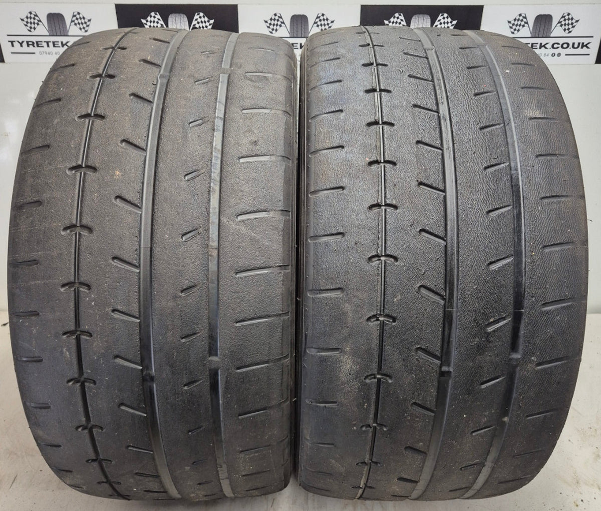 Yokohama A052 265/35/18 Trackday / Semi Slick Tyres