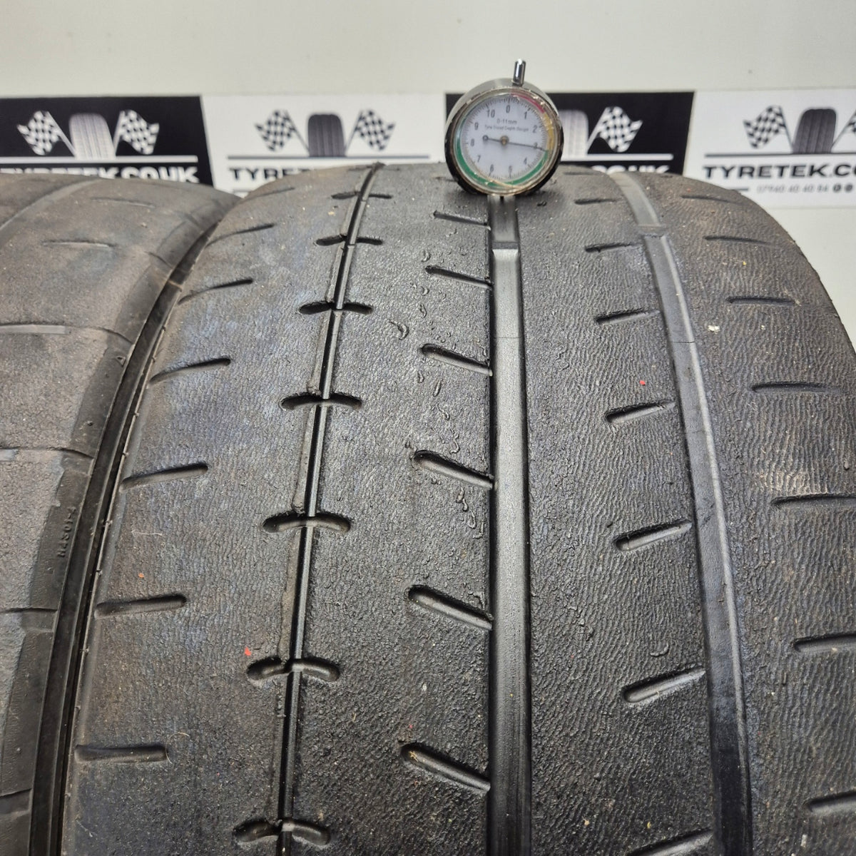 Yokohama A052 265/35/18 Trackday / Semi Slick Tyres