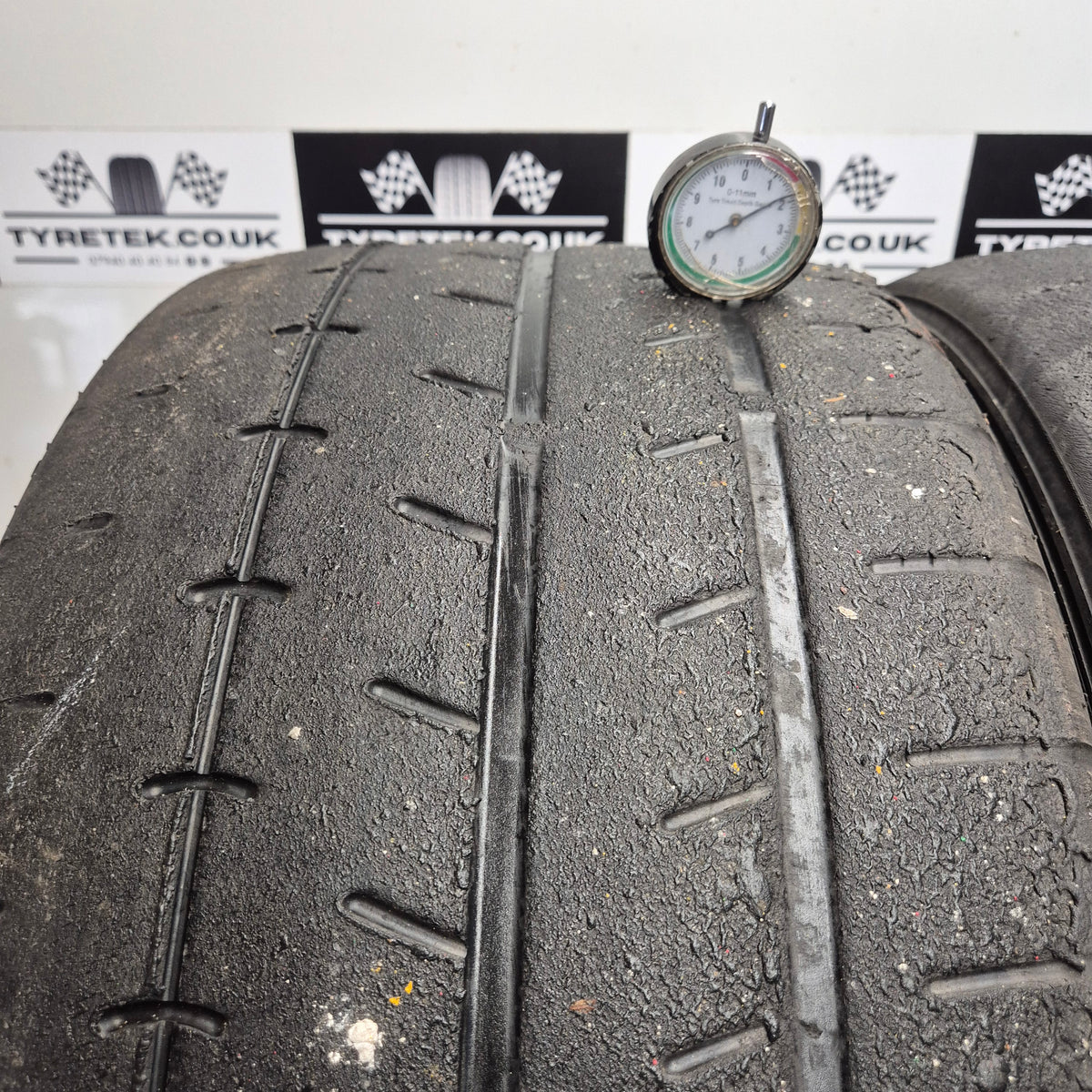 Yokohama A052 265/35/18 Trackday / Semi Slick Tyres
