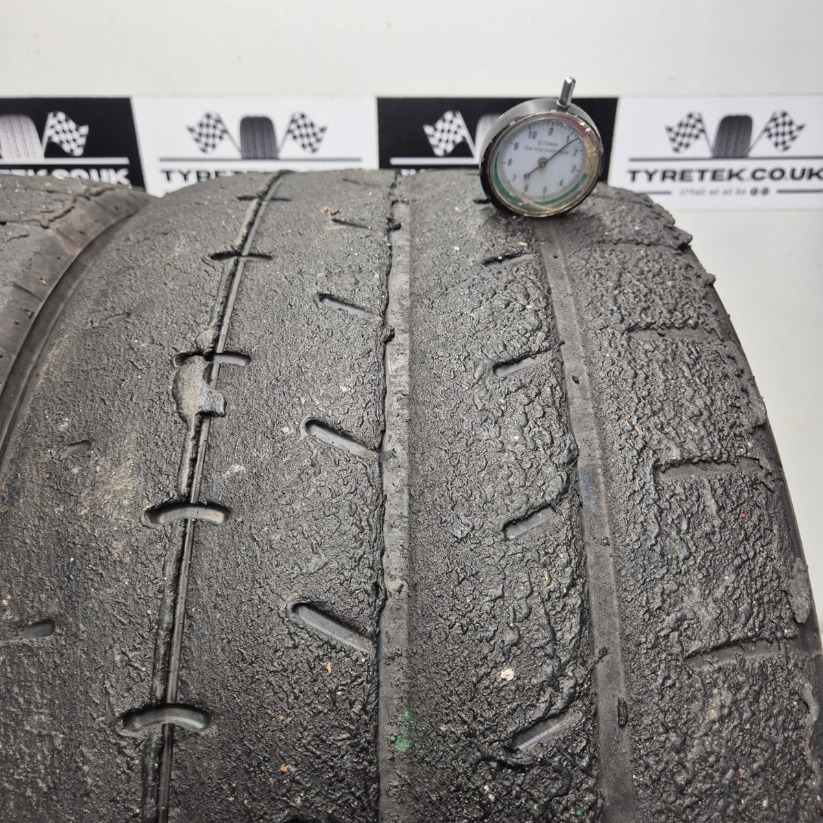 Yokohama A052 265/35/18 Trackday / Semi Slick Tyres