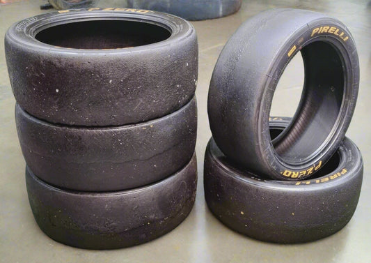 Pirelli 235/645/18 Racing Slicks