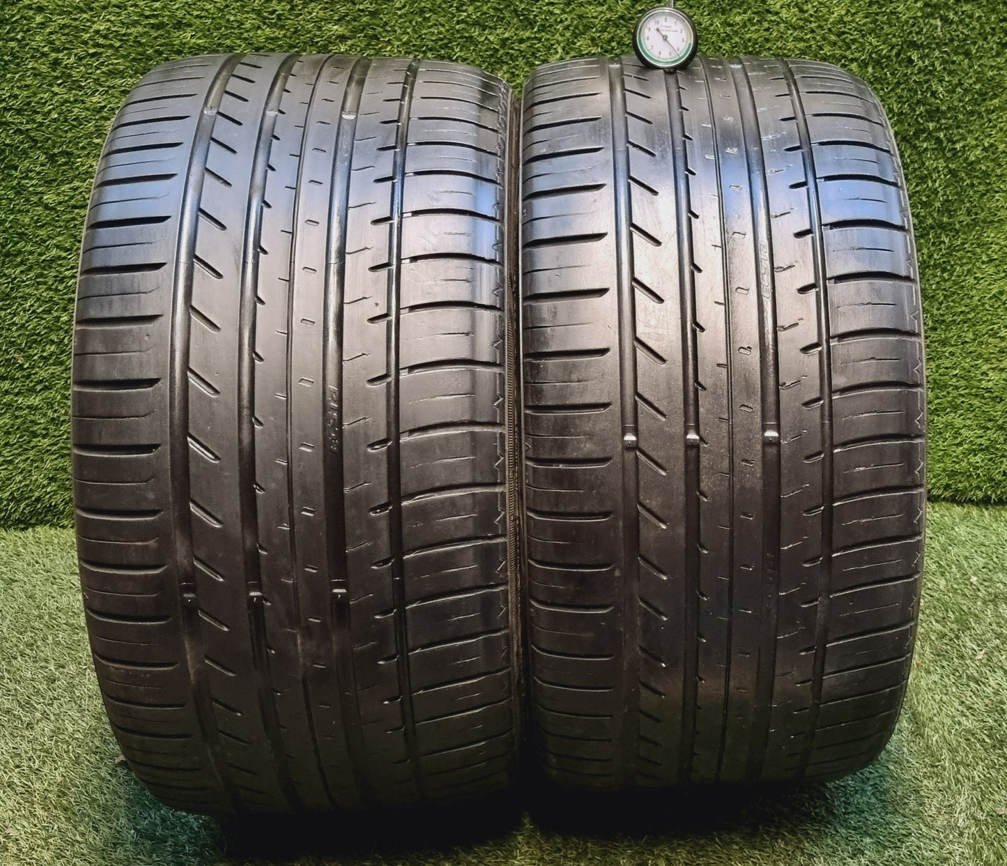 Kumho Ecsta LE Sport 295/30/19 Semi Slick Trackday Tyres - PAIR